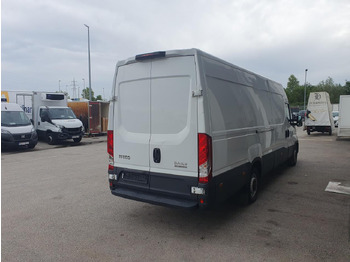 Passenger van IVECO Daily 35S16A8V: picture 4