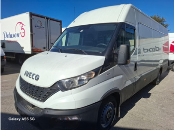 Passenger van IVECO Daily 35s16