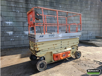 Scissor lift JLG