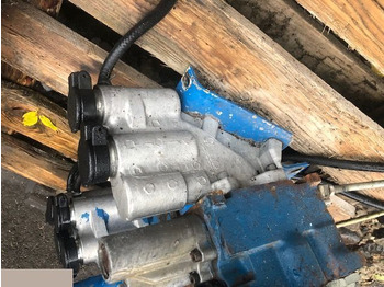 Hydraulic valve for Agricultural machinery Ford New Holland - Rozdzielacz Hydrauliczny: picture 3