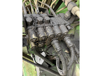 Hydraulic valve JOHN DEERE