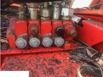 Hydraulic valve MANITOU