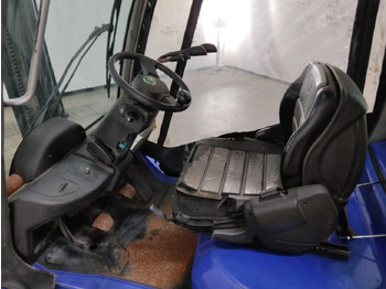 LPG forklift Cesab M325G: picture 4