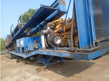 Directional boring machine