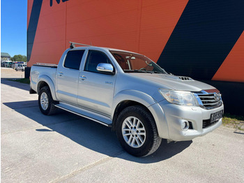 Pickup truck Toyota Hilux 4x4: picture 4