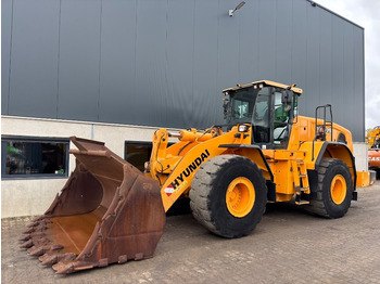 Wheel loader HYUNDAI