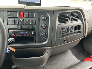 Box truck DAF LF 210 FA / 12 Ton / 450 dkm / Tacho V2 / Box / Laadklep / APK TUV 09-26: picture 5 Box truck DAF LF 210 FA / 12 Ton / 450 dkm / Tacho V2 / Box / Laadklep / APK TUV 09-26: picture 5