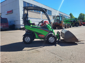 Compact loader AVANT