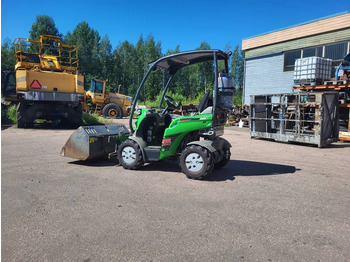 Compact loader AVANT