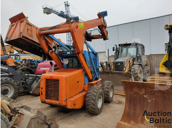 Skid steer loader New Holland LS 185 B: picture 4
