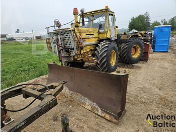 Farm tractor