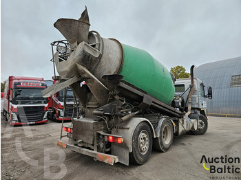 Concrete mixer truck Volvo FM12: picture 4 Concrete mixer truck Volvo FM12: picture 4