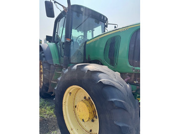 Farm tractor JOHN DEERE 6820