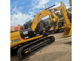 Crawler excavator CATERPILLAR 320D2: picture 3