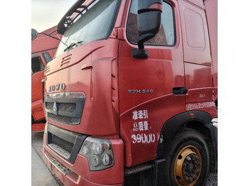 Tractor unit SINOTRUK Howo T7H 6x4: picture 3