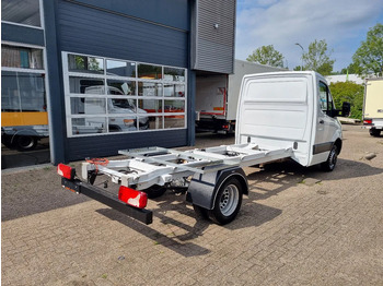 Flatbed van Mercedes-Benz Sprinter 516 CDI Chassis Cabine 4.33 WB GVW 3500 kg Euro 6: picture 2