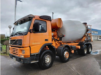 Concrete mixer truck VOLVO FM12
