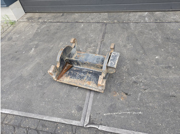 Quick coupler