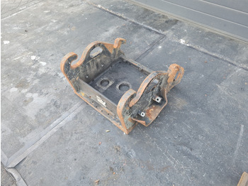 Quick coupler