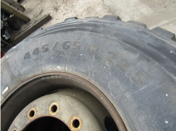 Tire for Truck 465/65/22.5 MICHELIN TRACK GRIP TYRE WITH RIM: picture 3