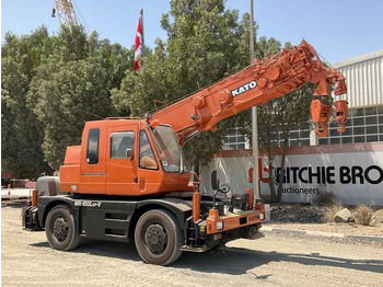 Rough terrain crane KATO