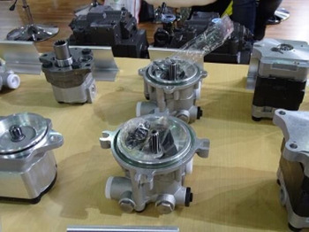 Hydraulic pump KAWASAKI