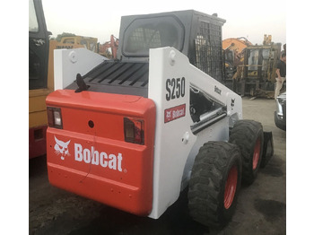 Skid steer loader Bobcat S250: picture 2