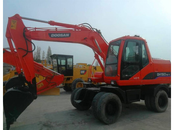 Wheel excavator DOOSAN