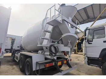 Concrete mixer truck Sinotruk HOWO 371 Concrete mixer truck: picture 5