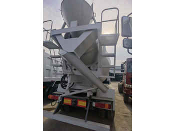 Concrete mixer truck Sinotruk HOWO 371 Concrete mixer truck: picture 4
