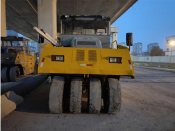Pneumatic roller XCMG