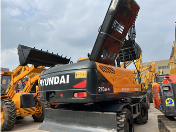 Wheel excavator HYUNDAI