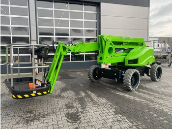 Articulated boom NIFTYLIFT