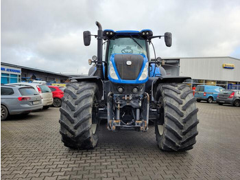 Farm tractor NEW HOLLAND T7