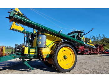 Trailed sprayer