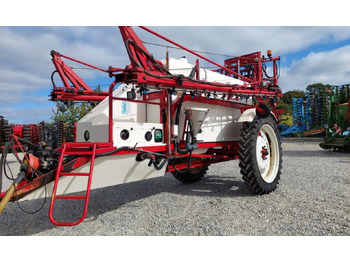 Trailed sprayer