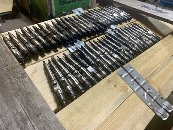 Injector for Truck Bosch 0445120420   MAN TGX-S truck: picture 2