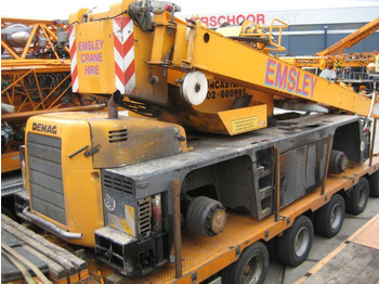 Mobile crane TEREX