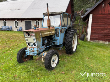 Farm tractor FORD