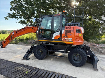 Wheel excavator HITACHI ZX135