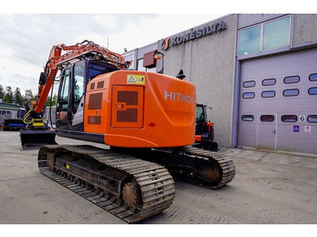 Crawler excavator Hitachi ZX225USLC-5B MARTTIINILLA: picture 3
