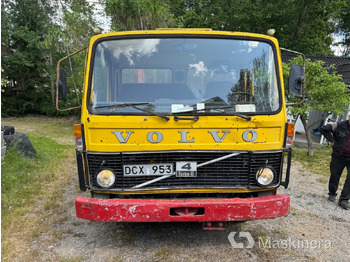 Dropside/ Flatbed truck, Crane truck Flakbil Volvo F408 med kran: picture 2