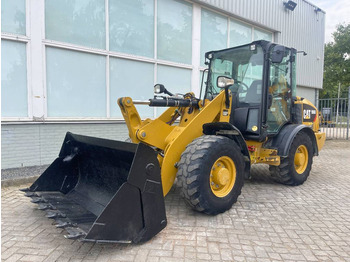 Wheel loader CATERPILLAR 906M