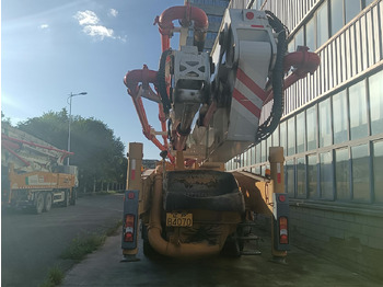Concrete pump truck XCMG Official Schwing Concrete Pump HB58V 58m Mobile Hydraulic Used Concrete Pump Truck For Sale: picture 4