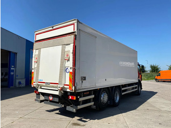 Box truck Renault D Wide 320 6x2/4 / Closed box / Dhollandia: picture 5