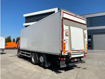 Box truck Renault D Wide 320 6x2/4 / Closed box / Dhollandia: picture 4