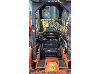 Skid steer loader Bobcat S70: picture 4