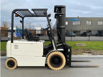 Electric forklift CATERPILLAR EP
