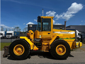 Wheel loader Volvo L70C: picture 2