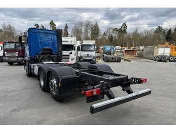 Cab chassis truck Mercedes-Benz Actros 2545 6x2: picture 5